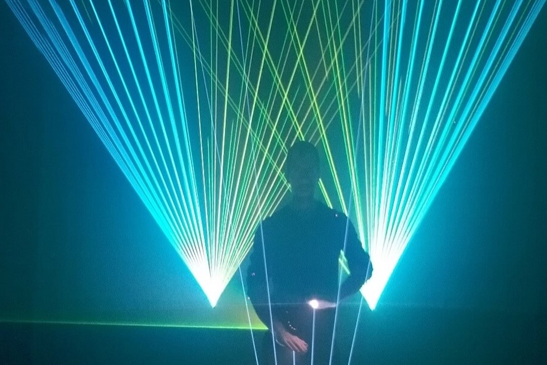 Voyage en terres inconnues Découverte de la harpe laser Grand Paris Sud